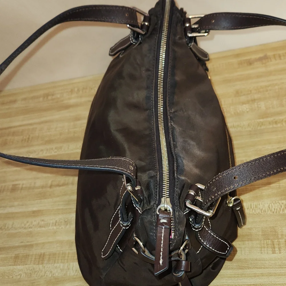 DOONEY &  BOURKE Large Nina Shoulder Bag and a Matching Wallet - Picture 3 of 16